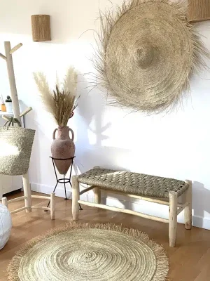 chapeau de paille dans salon