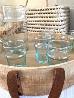 plateau avec carafe et verre