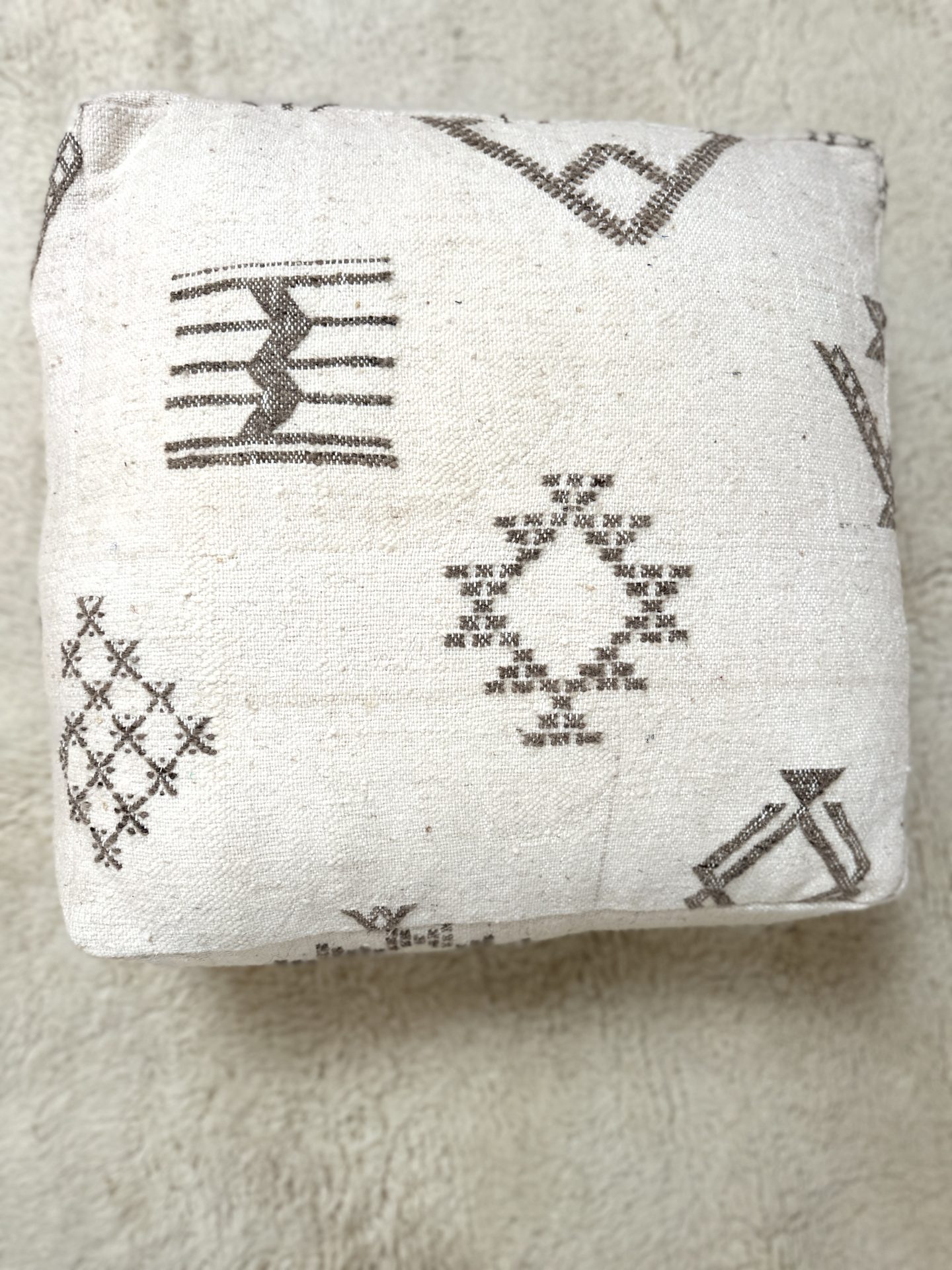 Pouf berbère Kilim choco et blanc beige – Image 4