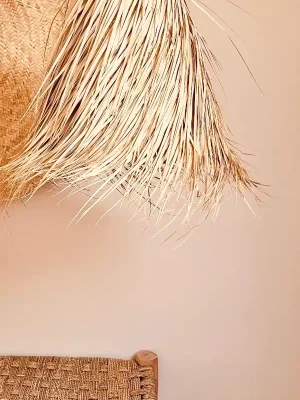 Suspension Cône cheveux en raphia